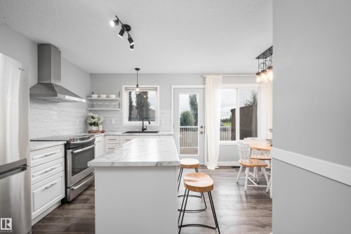 #12 320 Spruce Ridge Rd, Spruce Grove, AB - Indoor Photo Showing Kitchen With Upgraded Kitchen