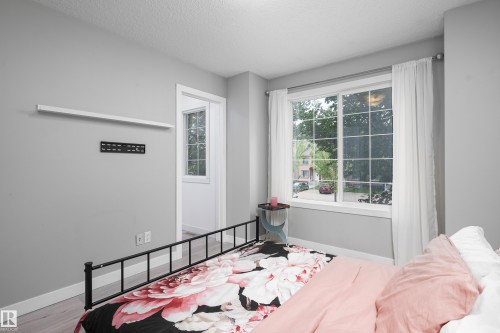 #12 320 Spruce Ridge Rd, Spruce Grove, AB - Indoor Photo Showing Bedroom