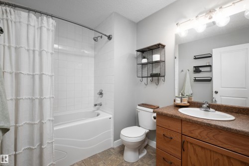 #12 320 Spruce Ridge Rd, Spruce Grove, AB - Indoor Photo Showing Bathroom