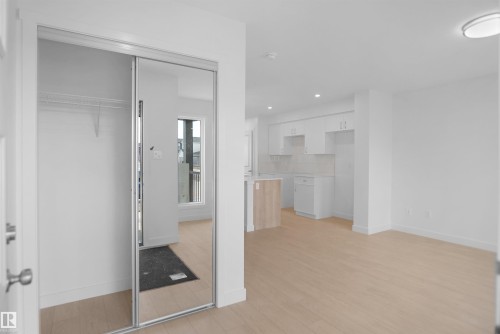 37 Leawood Link, Spruce Grove, AB - Indoor Photo Showing Other Room