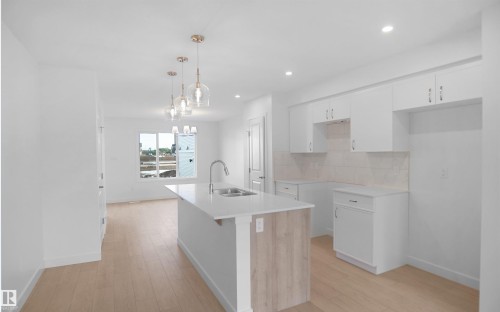 37 Leawood Link, Spruce Grove, AB - Indoor Photo Showing Kitchen With Double Sink