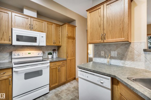 #104 612 111 St Sw, Edmonton, AB - Indoor Photo Showing Kitchen
