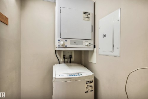 #104 612 111 St Sw, Edmonton, AB - Indoor Photo Showing Laundry Room