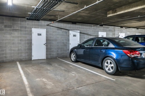 #104 612 111 St Sw, Edmonton, AB - Indoor Photo Showing Garage
