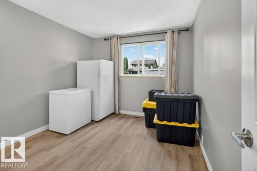 4624 36 Avenue Nw, Edmonton, AB - Indoor