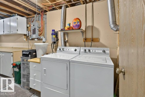 4624 36 Avenue Nw, Edmonton, AB - Indoor Photo Showing Laundry Room