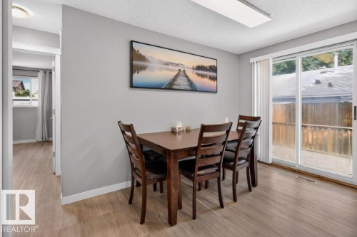 4624 36 Avenue Nw, Edmonton, AB - Indoor Photo Showing Dining Room