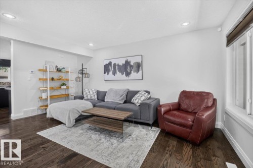 10210 151 Street Nw, Edmonton, AB - Indoor Photo Showing Living Room