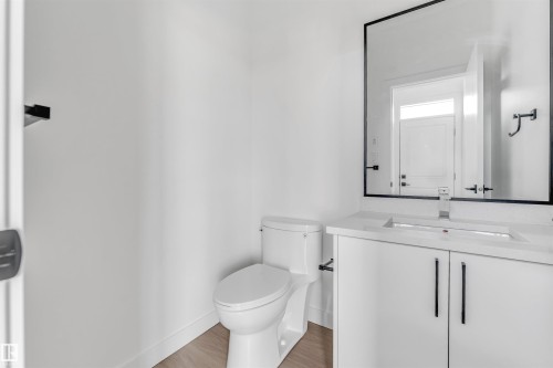 536 Ashgrove Circle, Leduc, AB - Indoor Photo Showing Bathroom