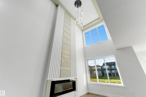 7023 177 Avenue Nw, Edmonton, AB - Indoor Photo Showing Other Room