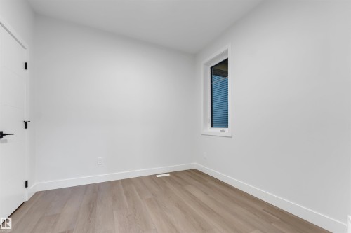7023 177 Avenue Nw, Edmonton, AB - Indoor Photo Showing Other Room