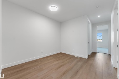 7023 177 Avenue Nw, Edmonton, AB - Indoor Photo Showing Other Room