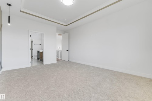 7023 177 Avenue Nw, Edmonton, AB - Indoor Photo Showing Other Room