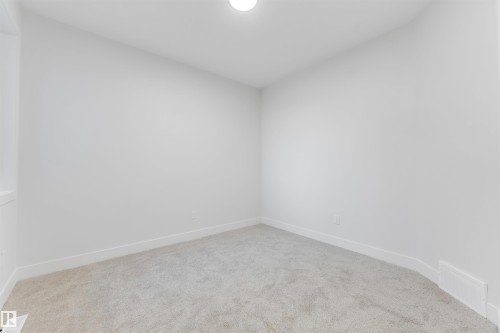 7023 177 Avenue Nw, Edmonton, AB - Indoor Photo Showing Other Room