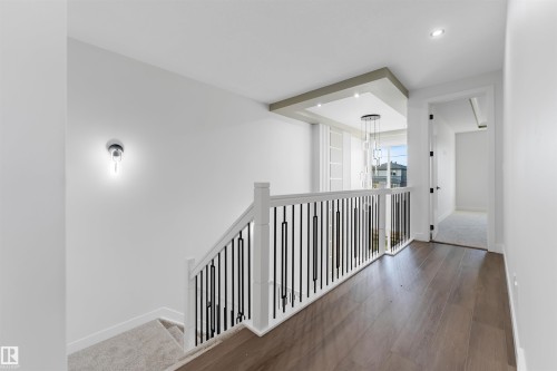 7023 177 Avenue Nw, Edmonton, AB - Indoor Photo Showing Other Room