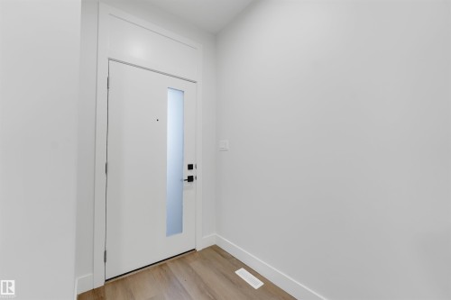 7023 177 Avenue Nw, Edmonton, AB - Indoor Photo Showing Other Room