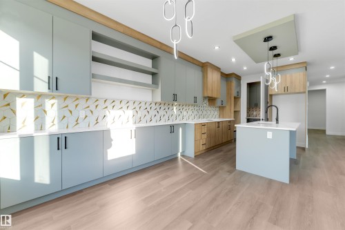 7023 177 Avenue Nw, Edmonton, AB - Indoor Photo Showing Kitchen With Upgraded Kitchen