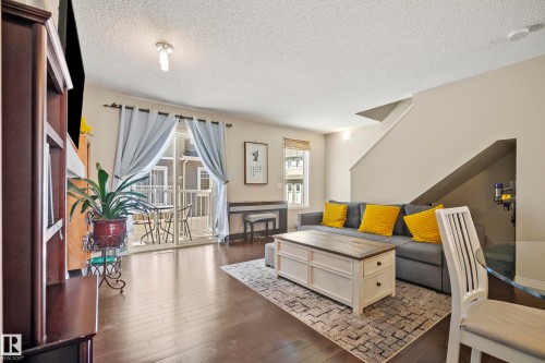 #81 4050 Savaryn Dr Sw, Edmonton, AB - Indoor