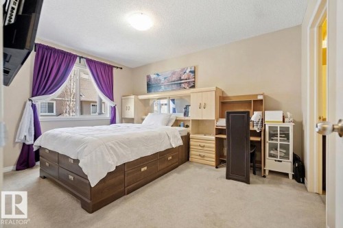 #81 4050 Savaryn Dr Sw, Edmonton, AB - Indoor Photo Showing Bedroom