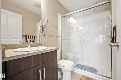 #81 4050 Savaryn Dr Sw, Edmonton, AB - Indoor Photo Showing Bathroom