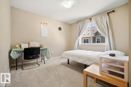 #81 4050 Savaryn Dr Sw, Edmonton, AB - Indoor Photo Showing Bedroom
