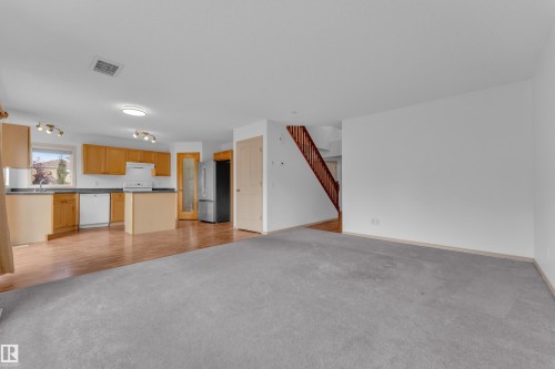 14031 136 Street Nw, Edmonton, AB - Indoor Photo Showing Kitchen
