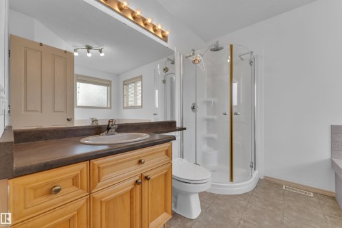 14031 136 Street Nw, Edmonton, AB - Indoor Photo Showing Bathroom