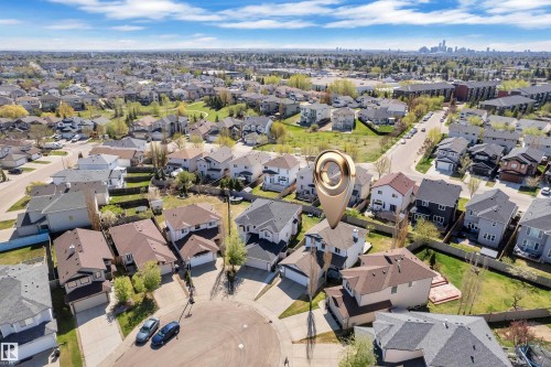 Quiet residential neighborhood location on a cul-de-sac - 14031 136 Street Nw, Edmonton, AB - Outdoor With View