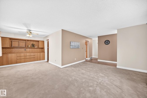 15020 88 Street Nw, Edmonton, AB - Indoor Photo Showing Other Room