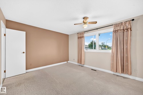 15020 88 Street Nw, Edmonton, AB - Indoor Photo Showing Other Room