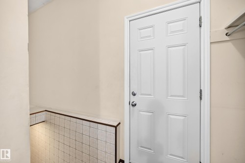 15020 88 Street Nw, Edmonton, AB - Indoor Photo Showing Other Room