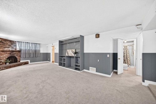15020 88 Street Nw, Edmonton, AB - 