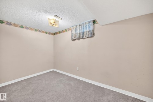 15020 88 Street Nw, Edmonton, AB - Indoor Photo Showing Other Room