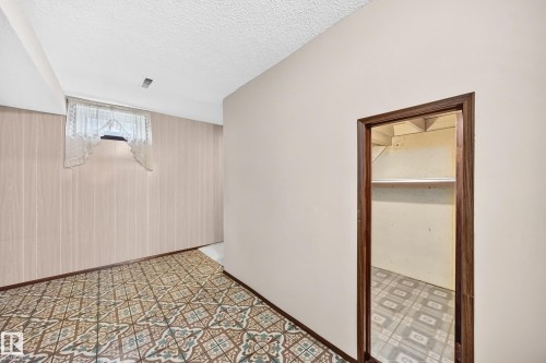 15020 88 Street Nw, Edmonton, AB - Indoor Photo Showing Other Room