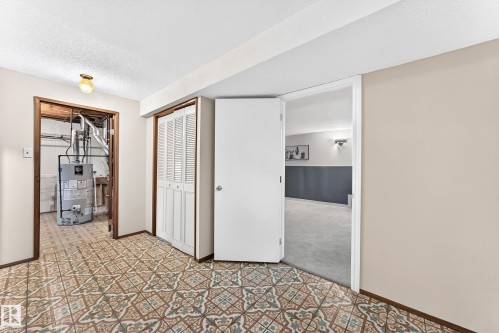 15020 88 Street Nw, Edmonton, AB - Indoor Photo Showing Other Room