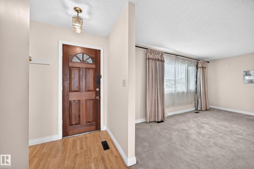 15020 88 Street Nw, Edmonton, AB - Indoor Photo Showing Other Room