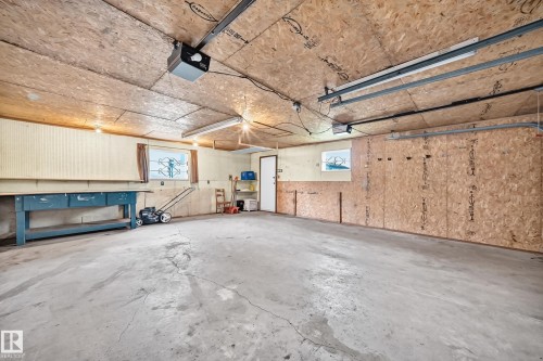 15020 88 Street Nw, Edmonton, AB - Indoor Photo Showing Garage