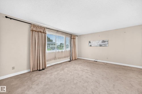 15020 88 Street Nw, Edmonton, AB - Indoor Photo Showing Other Room