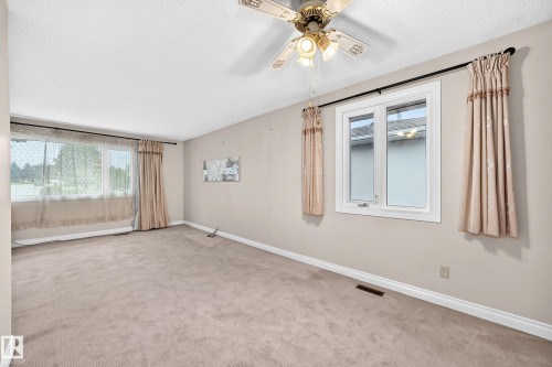 15020 88 Street Nw, Edmonton, AB - Indoor Photo Showing Other Room