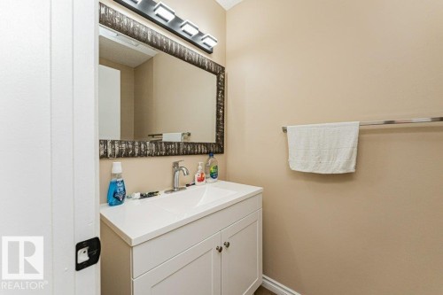 3909 43 Avenue, Leduc, AB - Indoor Photo Showing Bathroom