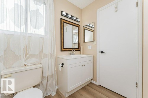3909 43 Avenue, Leduc, AB - Indoor Photo Showing Bathroom