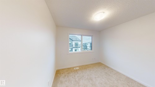 #5 29 Airport Rd Nw, Edmonton, AB - Indoor Photo Showing Other Room