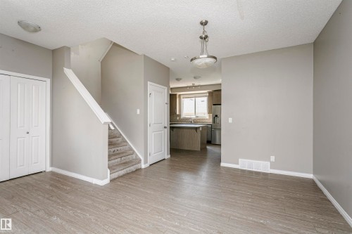 8103 Chappelle Way Sw, Edmonton, AB - Indoor Photo Showing Other Room