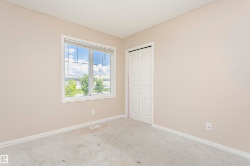 8103 Chappelle Way Sw, Edmonton, AB - Indoor Photo Showing Other Room