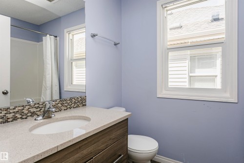 8103 Chappelle Way Sw, Edmonton, AB - Indoor Photo Showing Bathroom
