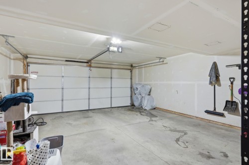 #73 16903 68 St Nw, Edmonton, AB - Indoor Photo Showing Garage