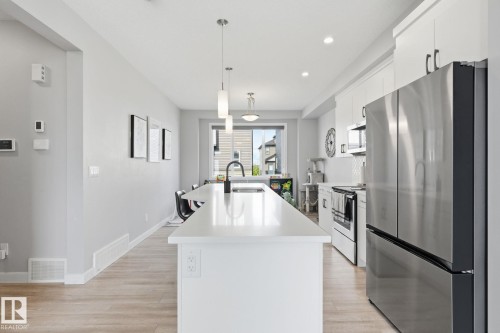 #73 16903 68 St Nw, Edmonton, AB - Indoor Photo Showing Kitchen With Stainless Steel Kitchen With Upgraded Kitchen