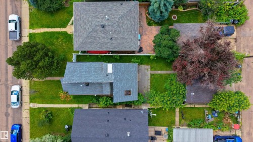 10330 76 Street Nw, Edmonton, AB - Outdoor