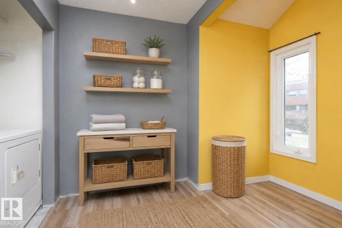 10330 76 Street Nw, Edmonton, AB - Indoor Photo Showing Other Room