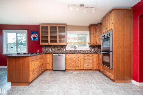 10330 76 Street Nw, Edmonton, AB - Indoor Photo Showing Kitchen